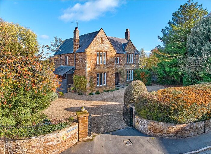 5 Bedroom Detached House For Sale In Parsons Street, Woodford Halse, Daventry, Northamptonshire, NN11