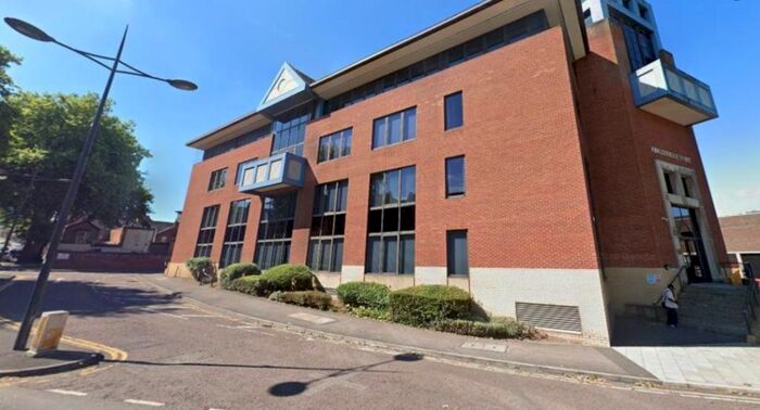 1 Bedroom Flat To Rent In Clarence Street, Swindon, SN1