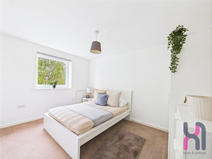 2 Bedroom Flat To Rent In Endeavour House, B Elmira Way, M5
