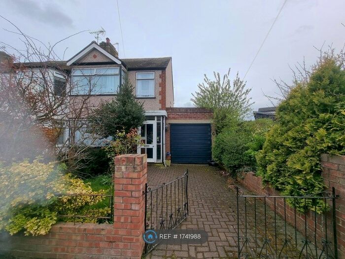 4 Bedroom End Of Terrace House To Rent In Vincam Close, Twickenham, TW2