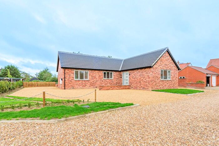 3 Bedroom Detached Bungalow For Sale In The Street, North Lopham, IP22