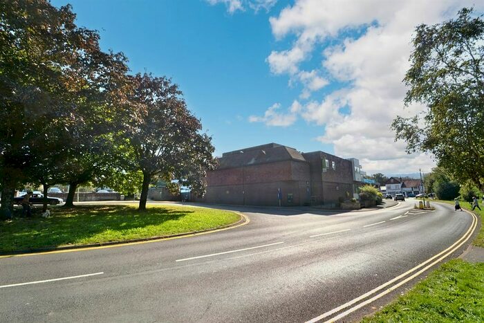 1 Bedroom Flat To Rent In Storrington, West Sussex, RH20