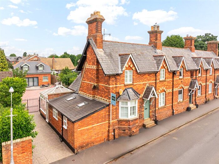 5 Bedroom End Of Terrace House For Sale In Park Lane, Henlow, Bedfordshire, SG16
