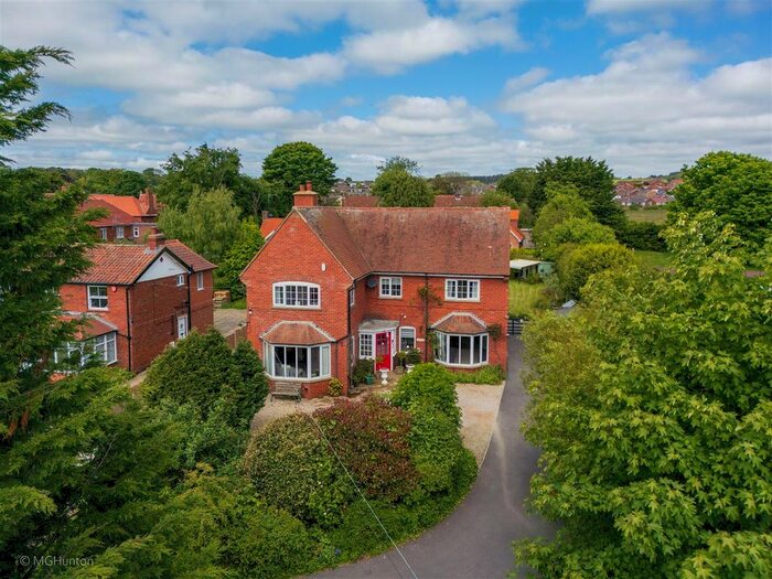 5 Bedroom Detached House For Sale In Seamer Road, East Ayton, Scarborough, YO13