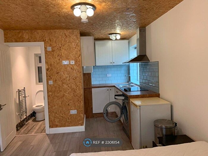 Studio To Rent In Wilbury Drive, Dunstable, LU5