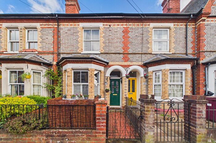 2 Bedroom Terraced House For Sale In Radstock Road, Reading, Berkshire, RG1