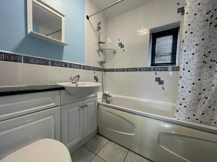 2 Bedroom Detached House To Rent In Fletton Fields, Peterborough, PE2