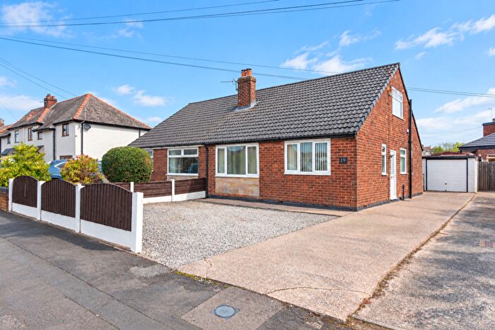 2 Bedroom Semi-Detached Bungalow For Sale In Melrose Road, Little Lever, BL3