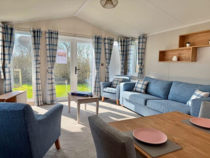 2 Bedroom Park Home For Sale In Brentspool, Kilkhampton, Bude, EX23