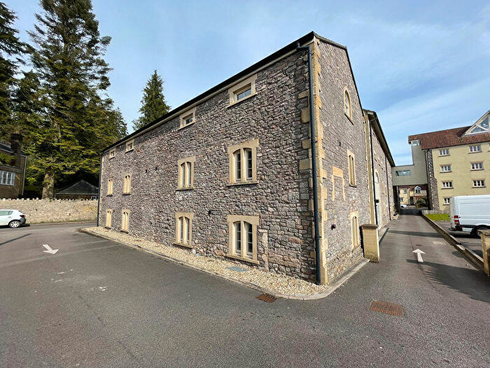 2 Bedroom Flat For Sale In Old Brewery Place, Oakhill, BA3