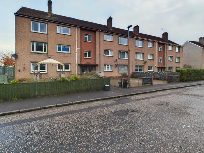 2 Bedroom Flat To Rent In Piersfield Grove, Piersfield, Edinburgh, EH8