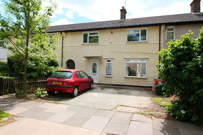 3 Bedroom Semi-Detached House To Rent In Byron Avenue, Southend-On-Sea, SS2