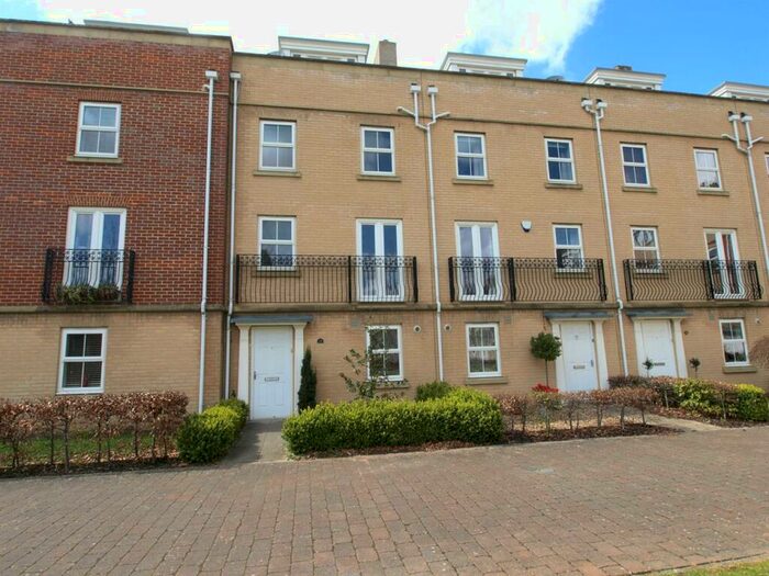 5 Bedroom Town House To Rent In Phillipa Flowerday Plain, Norwich, NR2