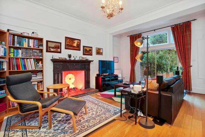 1 Bedroom Flat To Rent In Teignmouth Road, Mapesbury, NW2