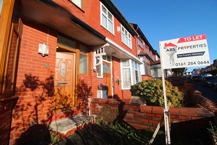 3 Bedroom End Of Terrace House To Rent In -Bedroom House To Let, Keble Avenue, Oldham, OL8