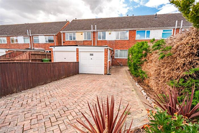 4 Bedroom Terraced House For Sale In St. Nicholas Drive, Grimsby, Lincolnshire, DN37