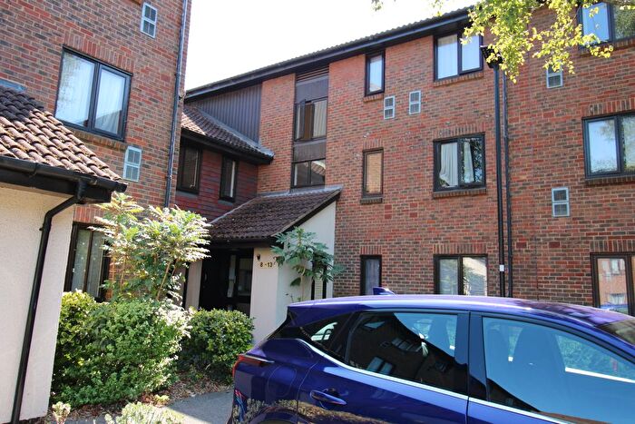 1 Bedroom Flat To Rent In Braybourne Drive, Isleworth, TW7