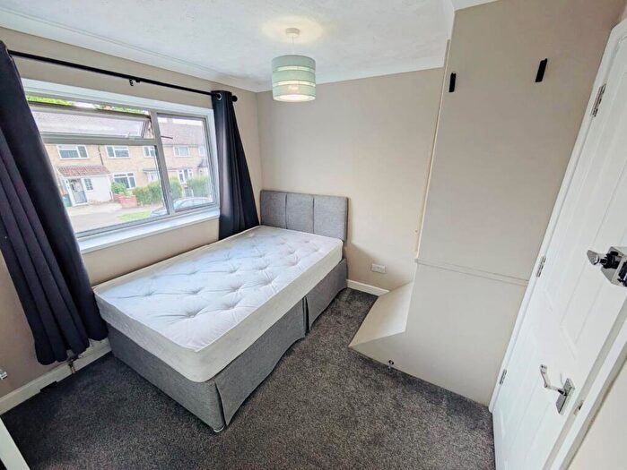 1 Bedroom House To Rent In Gossops Green, RH11