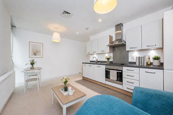 1 Bedroom Apartment To Rent In City Road, Old Street, EC1V