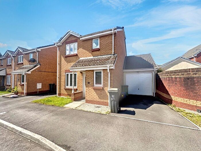3 Bedroom Detached House To Rent In Wyncliffe Gardens, Cardiff, South Glamorgan, CF23