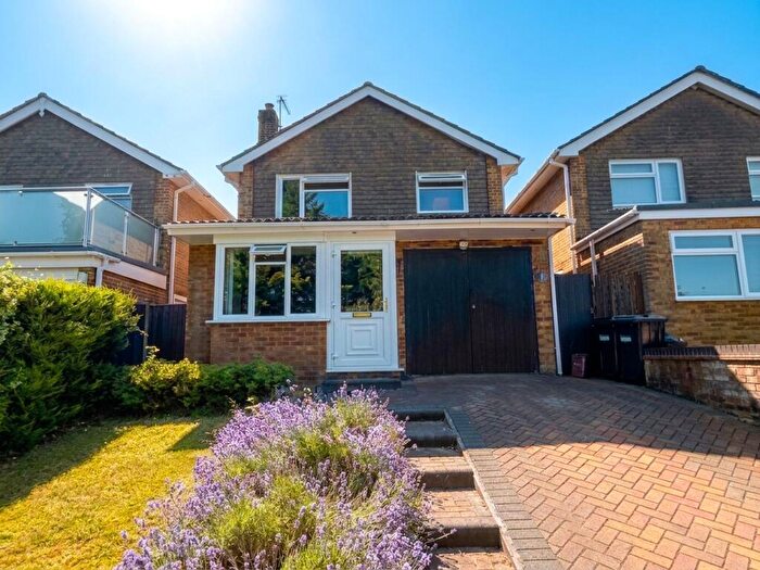 3 Bedroom Detached House For Sale In Sunningdale, Hythe, SO45