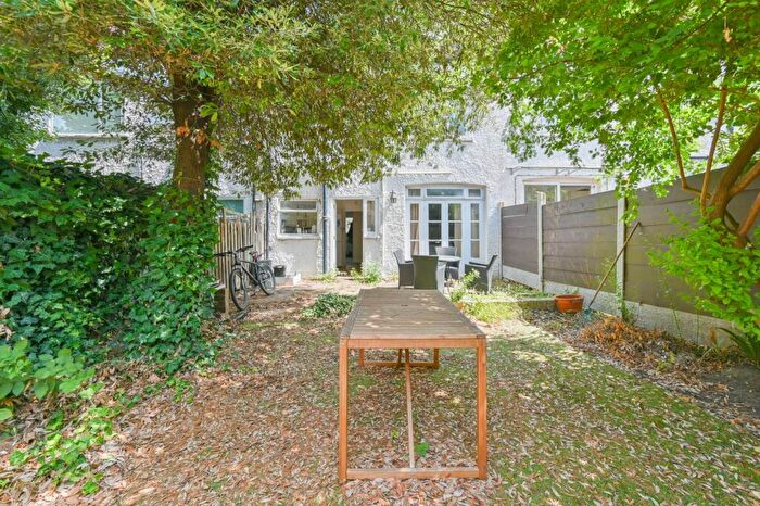 4 Bedroom House To Rent In Queensville Road, Balham, London, SW12