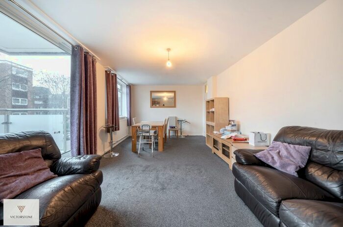 2 Bedroom Flat To Rent In Grosvenor Court, Rayners Road, Putney, London, SW15