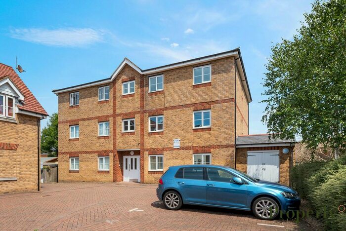 2 Bedroom Flat To Rent In Charles Church Walk, Ilford, IG1