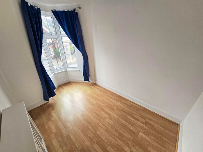 2 Bedroom Flat To Rent In Arlow Road, London, N21