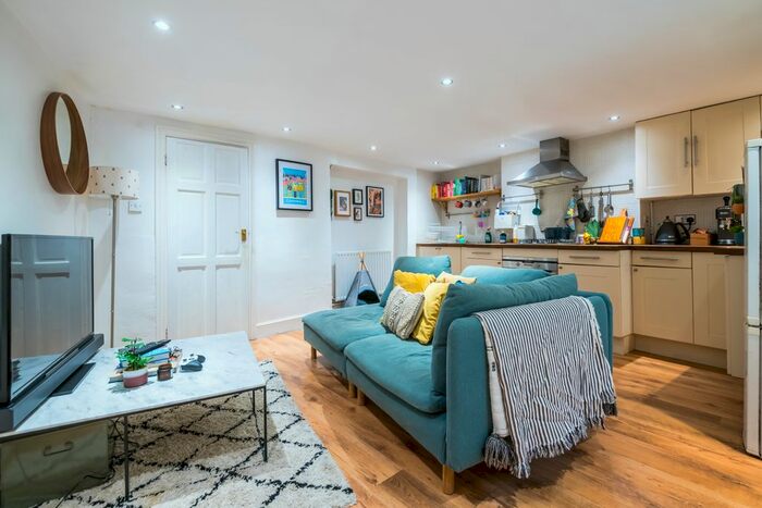 2 Bedroom Maisonette To Rent In Dartmouth Road, London, SE26