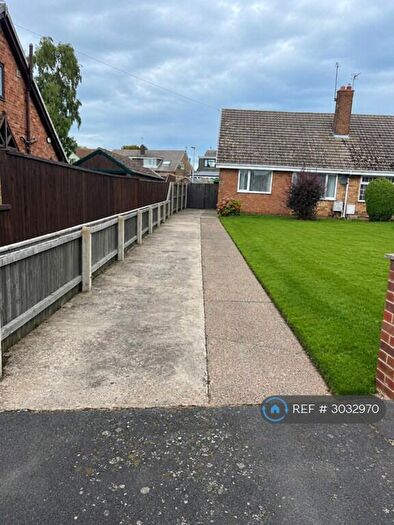 2 Bedroom Bungalow To Rent In Summergangs Drive, Hull, HU12