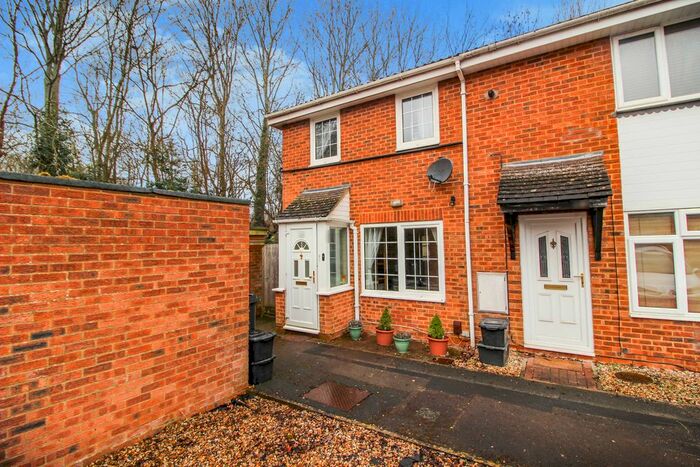 2 Bedroom End Of Terrace House To Rent In Ashburnham Close, Freshbrook, Swindon, SN5