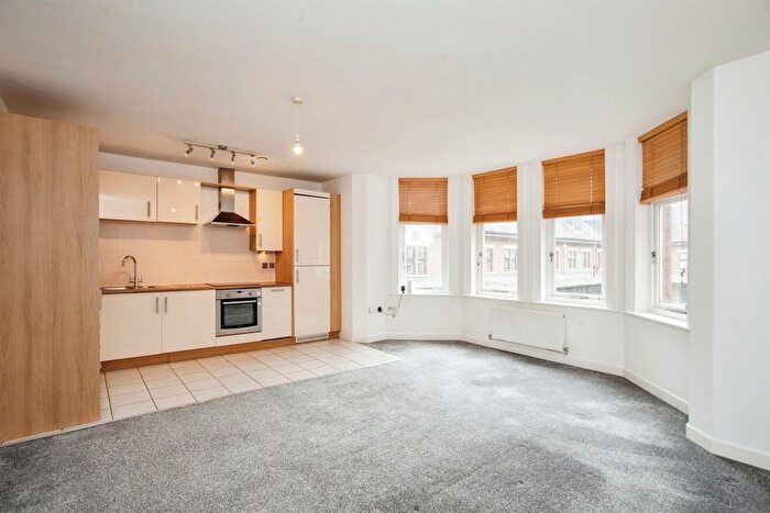 2 Bedroom Flat To Rent In Lockhart Road, Watford, WD17