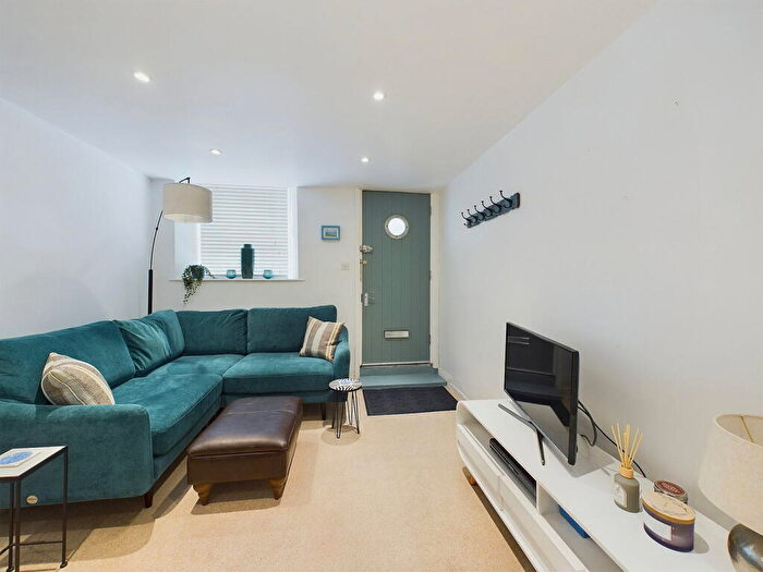 2 Bedroom Flat For Sale In Lostwithiel Street, Fowey, PL23