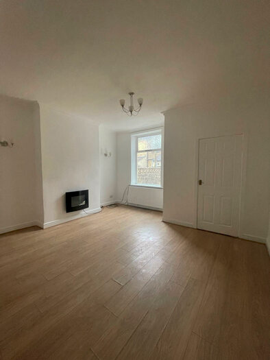 3 Bedroom House To Rent In Nairne Street, BB11