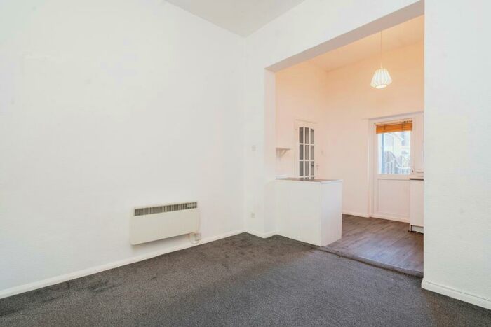 1 Bedroom Flat To Rent In Bulwer Road, Leytonstone, E11