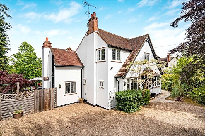 4 Bedroom Detached House For Sale In The Grove, Radlett, Hertfordshire, WD7
