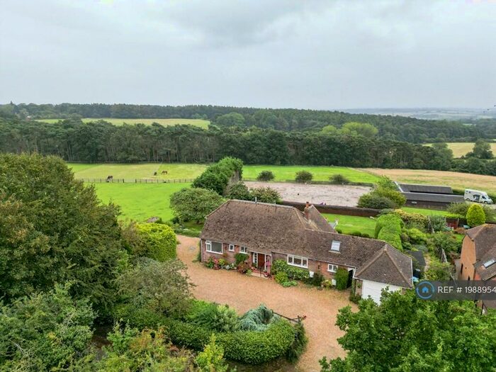 4 Bedroom Detached House To Rent In Heath Road, Great Brickhill, Buckinghamshire, MK17