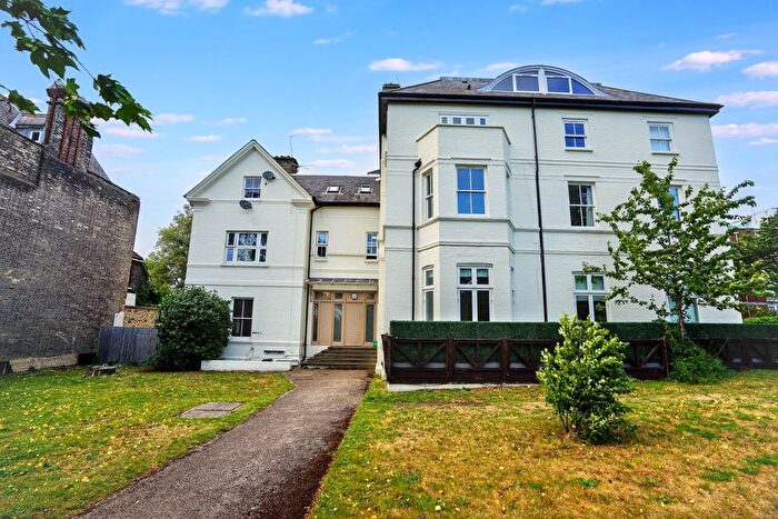 1 Bedroom Flat For Sale In Streatham Common North, London, SW16