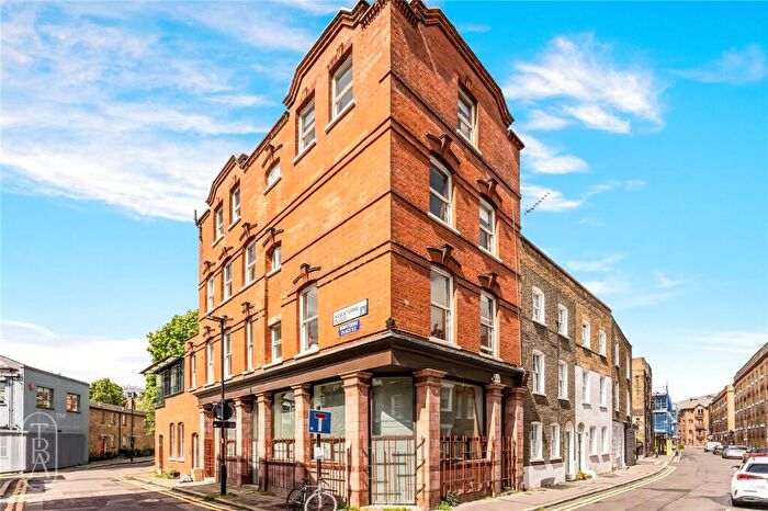 2 Bedroom Apartment To Rent In Rawstorne Street, London, EC1V