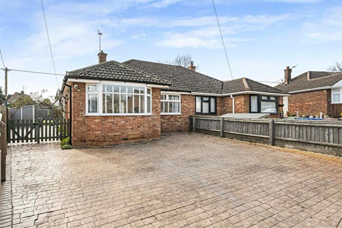 3 Bedroom Semi-Detached Bungalow To Rent In Aysgarth Road, Yarnton, Kidlington, OX5