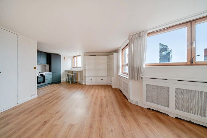 2 Bedroom Flat To Rent In Worlds End Estate, London, SW10