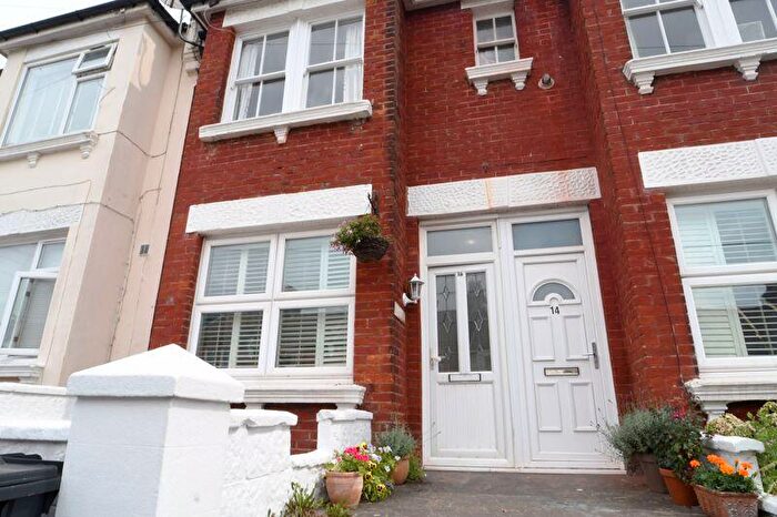 3 Bedroom Flat To Rent In Buller Road, Brighton, BN2