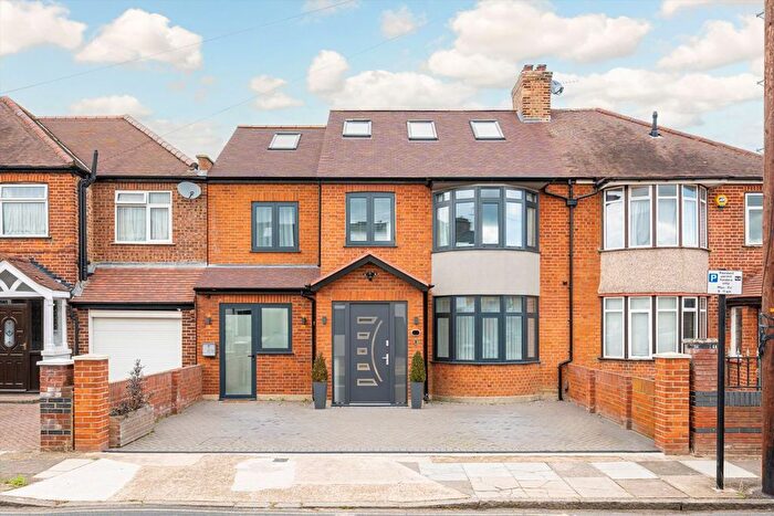 6 Bedroom Semi-detached House For Sale In Albury Avenue, Isleworth, TW7