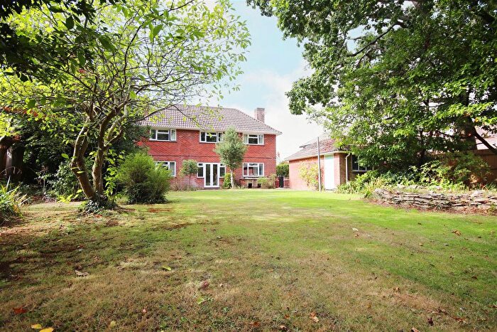 3 Bedroom Detached House To Rent In Chestnut Avenue, Barton On Sea, New Milton, BH25