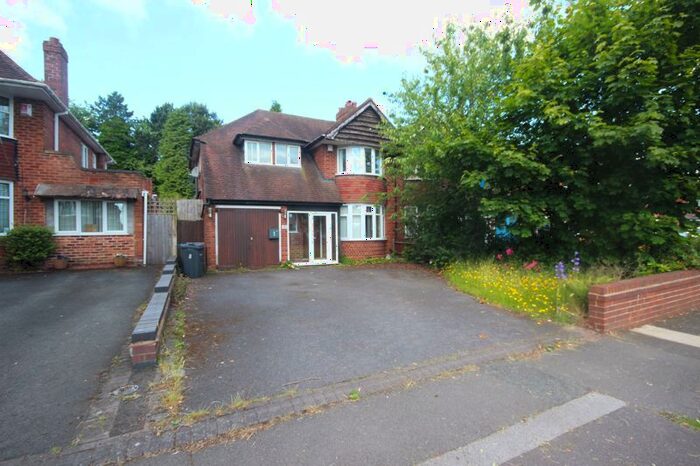 4 Bedroom Semi-Detached House To Rent In Darnick Road, Sutton Coldfield, B73