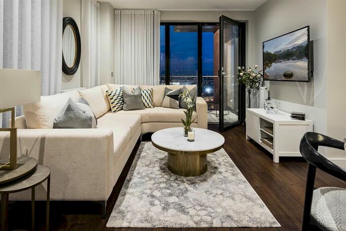 1 Bedroom Flat To Rent In Avalon Point, Silvocea Way, E14