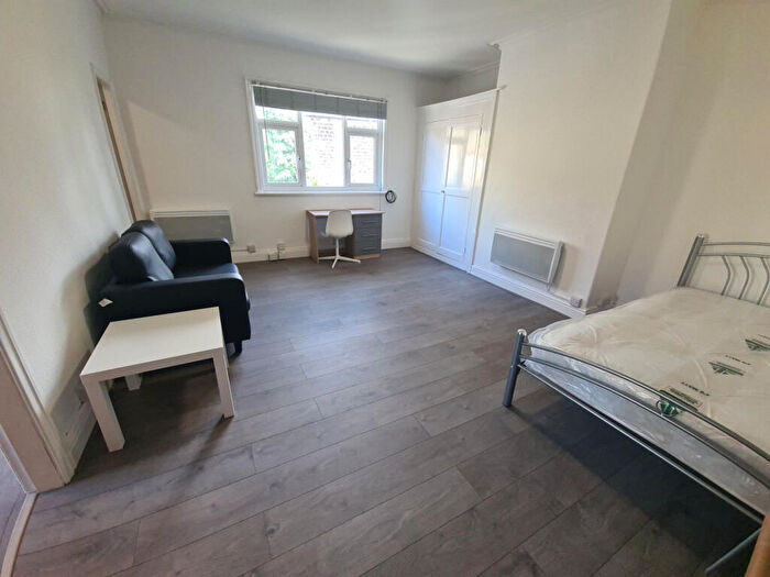 1 Bedroom House To Rent In Cottage Road, Leeds, LS6