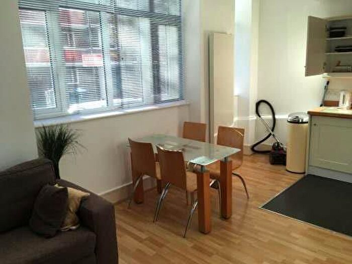 1 Bedroom Flat To Rent In Bernhard Baron House, Henriques Street, London, E1