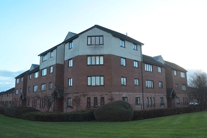 2 Bedroom Flat For Sale In Longdales Avenue, Falkirk, FK2